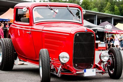 Veterán autó-és motoralkatrész börze