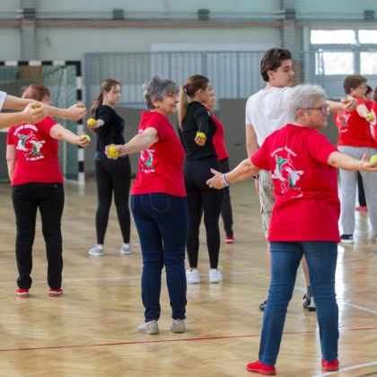 Két generáció örömtánca a Neumann János Egyetemen 2025. november 10. kép