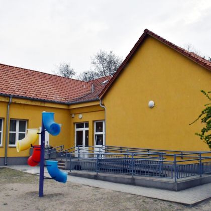 K&aacute;lm&aacute;n Lajos &Oacute;voda Kadafalvi &Oacute;vod&aacute;j&aacute;nak f&eacute;rőhelybőv&iacute;t&eacute;se k&eacute;p