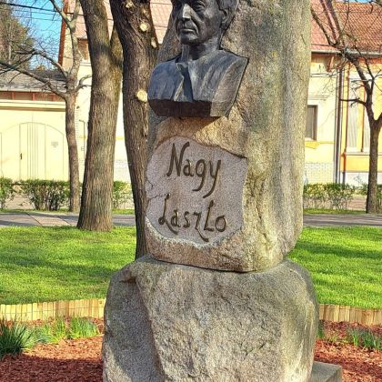 Megkoszorúztuk Nagy László szobrát 2025. április 11. kép