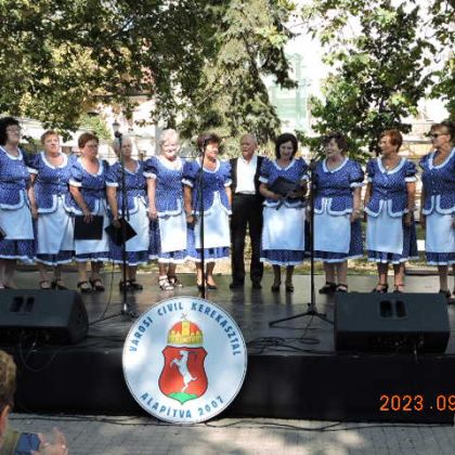 Sikerrel mutatkozott be a Nyugdíjas Civil Kerekasztal a XV. Városi Civil Korzón 2023. szeptember 8. kép