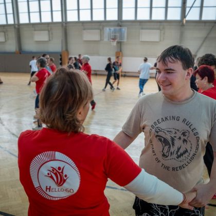 Két generáció örömtánca a Neumann János Egyetemen 2025. november 10. kép